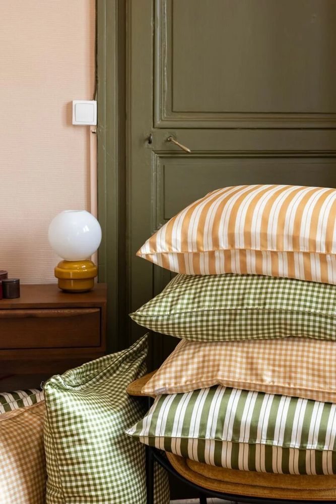 Bed linens - 100% Organic Pure Mulberry Silk Pillow Case - 65x65cm - EMILY'S PILLOW