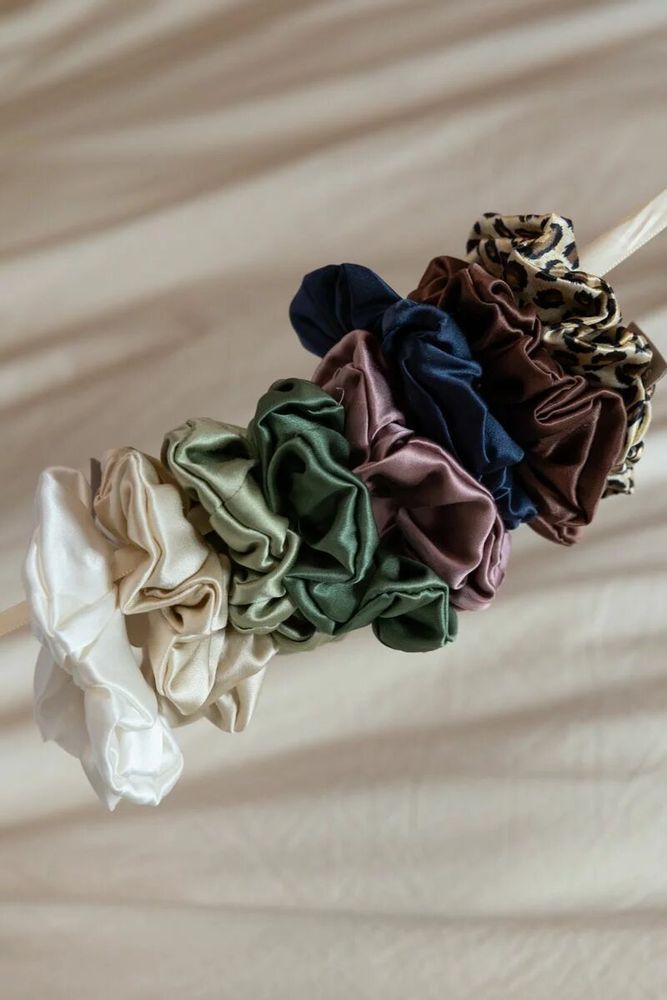 Ponies & Srunchies - Pure silk scrunchie - EMILY'S PILLOW