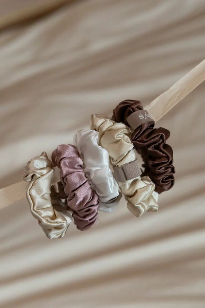 Ponies & Srunchies - Pure silk scrunchie - EMILY'S PILLOW