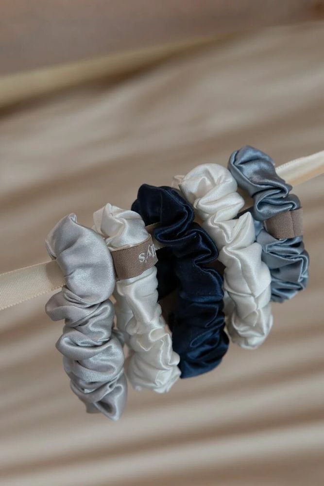 Ponies & Srunchies - Pure silk scrunchie - EMILY'S PILLOW