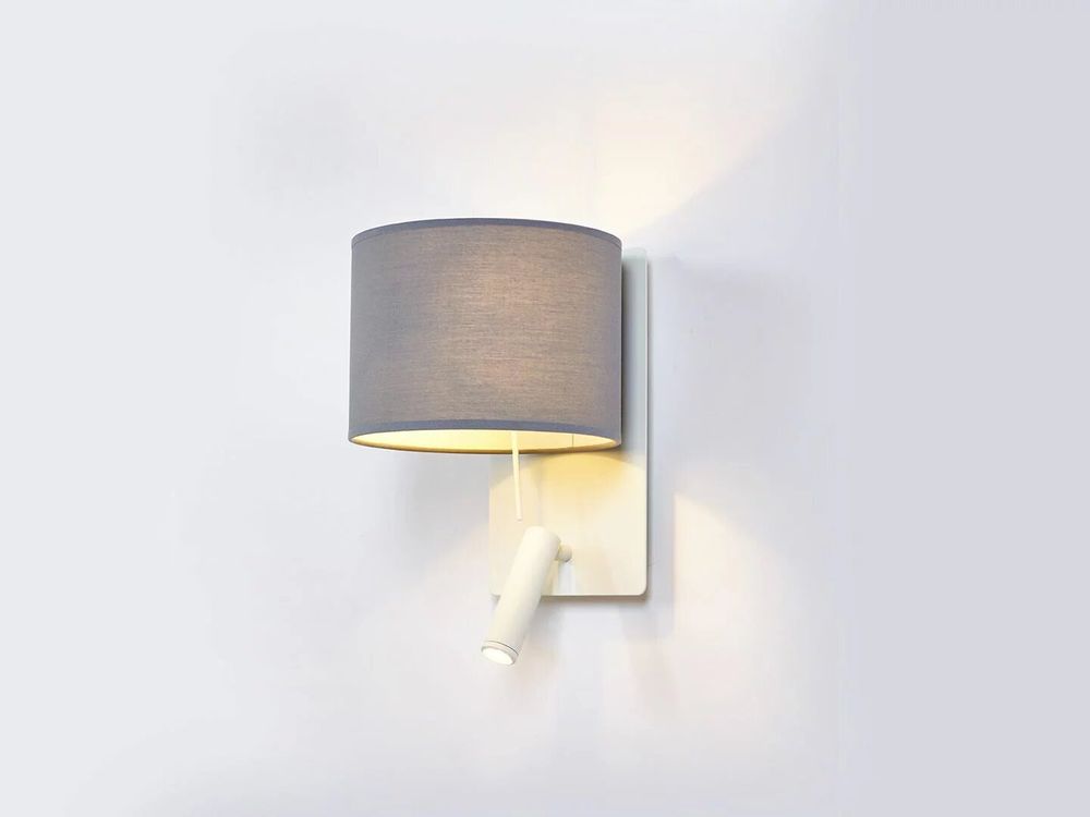 Appliques - RUM applique murale verticale avec lecteur en blanc - LUXCAMBRA