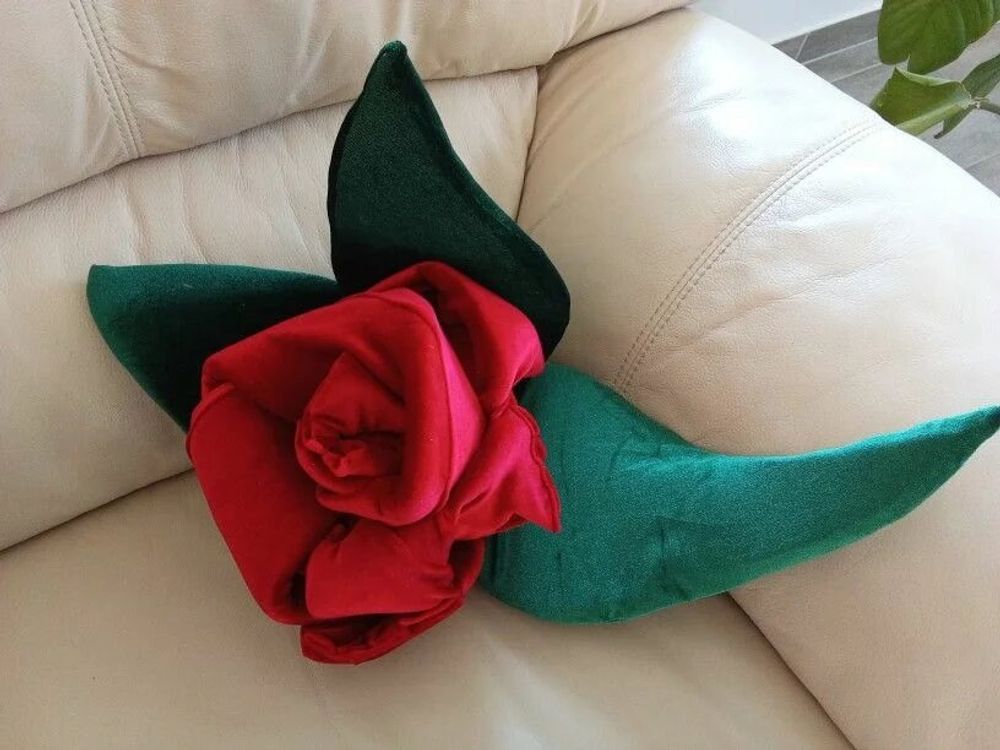 Coussins - COUSSIN ROSE - FLORALYS-MEUBLES