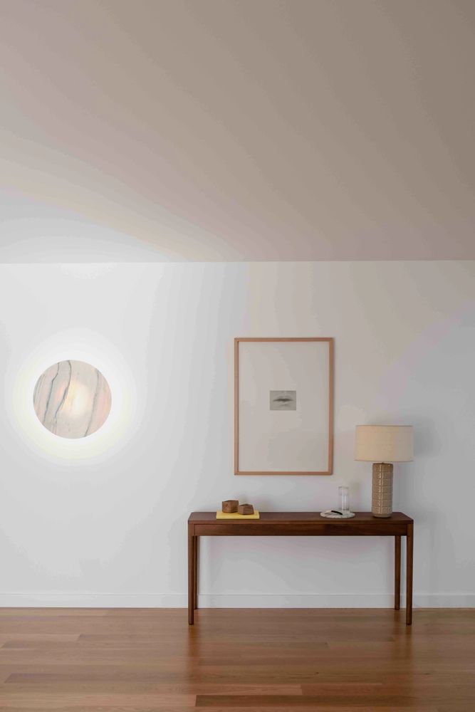 Consoles - Bureau de travail de luxe en noyer — Bureau exécutif minimaliste - MOR