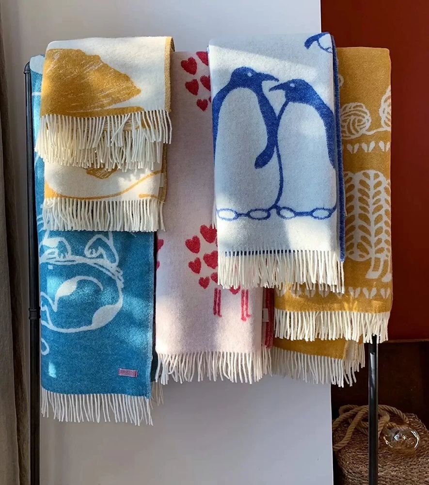 Plaids - Plaid de couverture en laine, Wool Sheep Ocker - WOOL ONLY BY JOWOLLINA