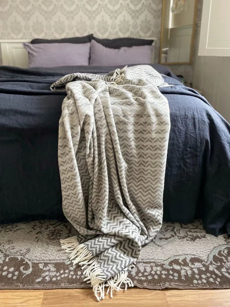 Throw blankets - Jacquard Wool blanket plaid, Zig-Zag-Wave, anthracite/grey - WOOL ONLY BY JOWOLLINA