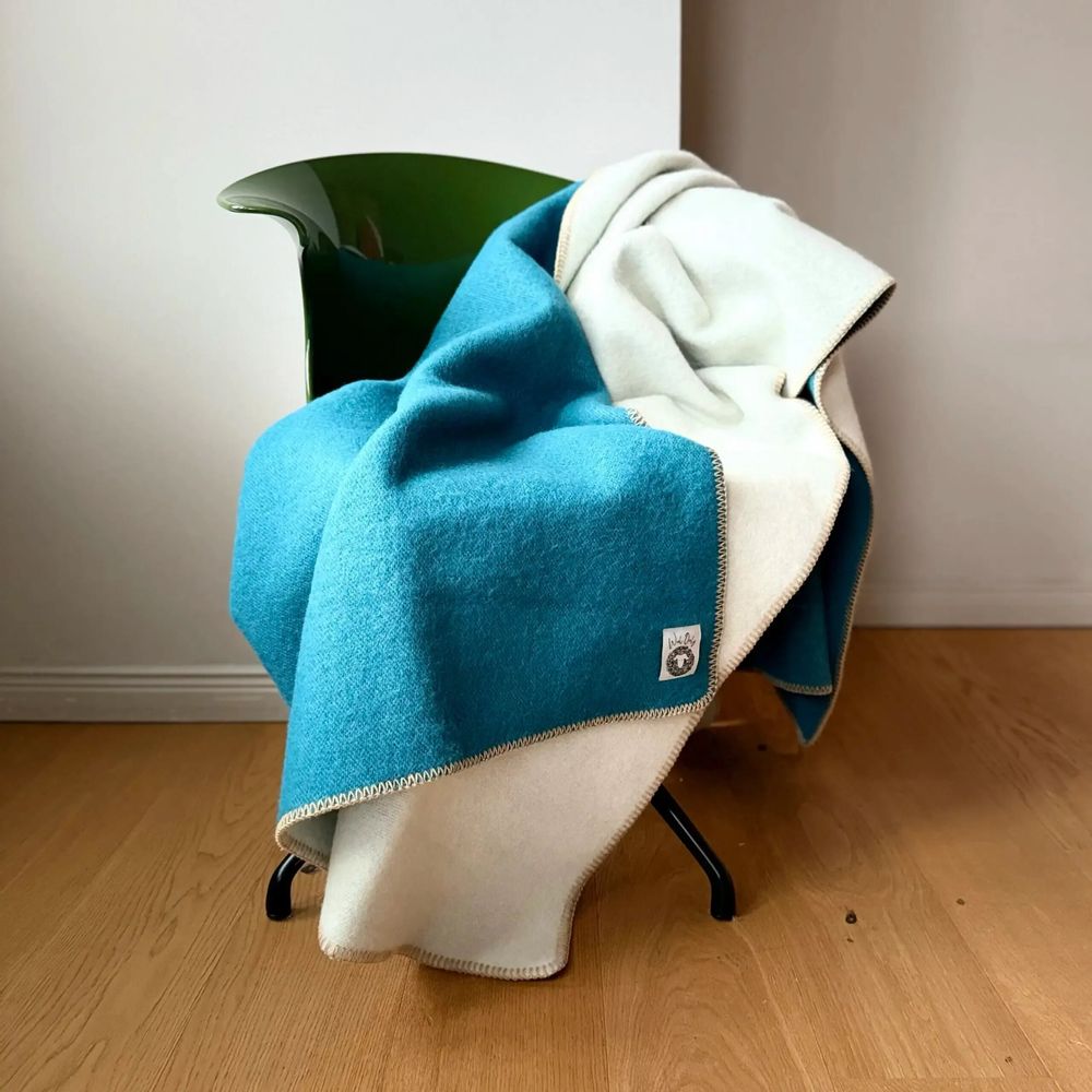 Plaids - Plaid couverture en laine, Sea Wave Teddy - WOOL ONLY BY JOWOLLINA
