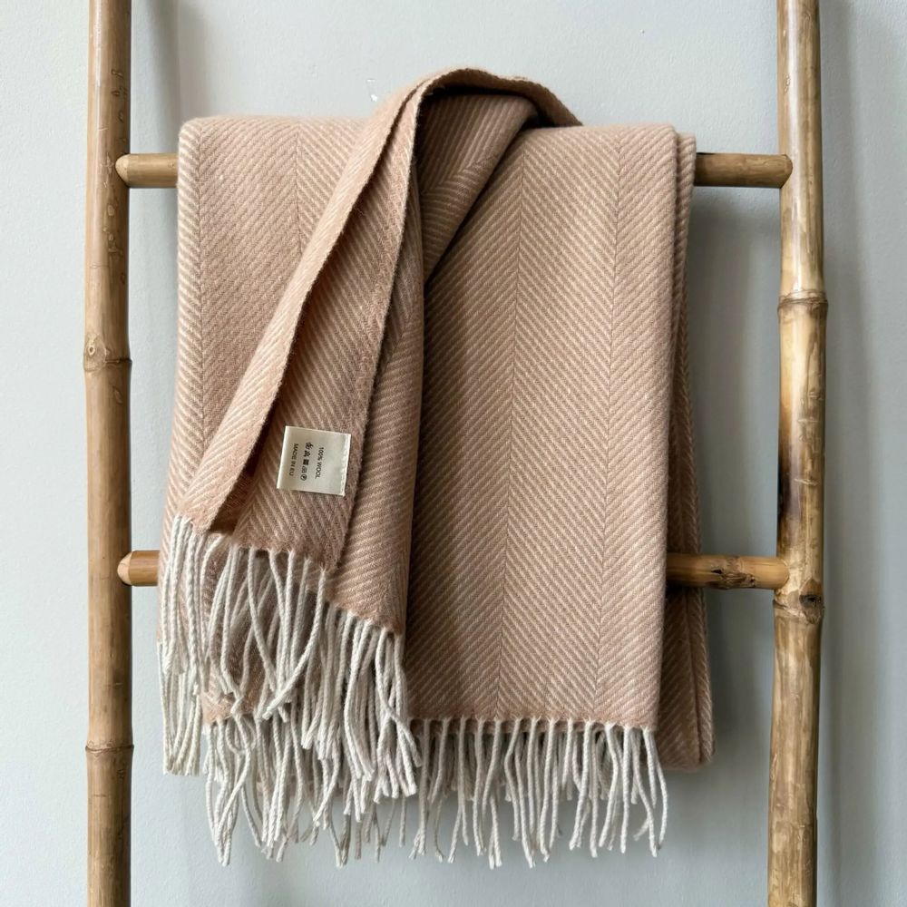 Plaids - Plaid couverture en laine, Herringbone Camel Naturel - WOOL ONLY BY JOWOLLINA