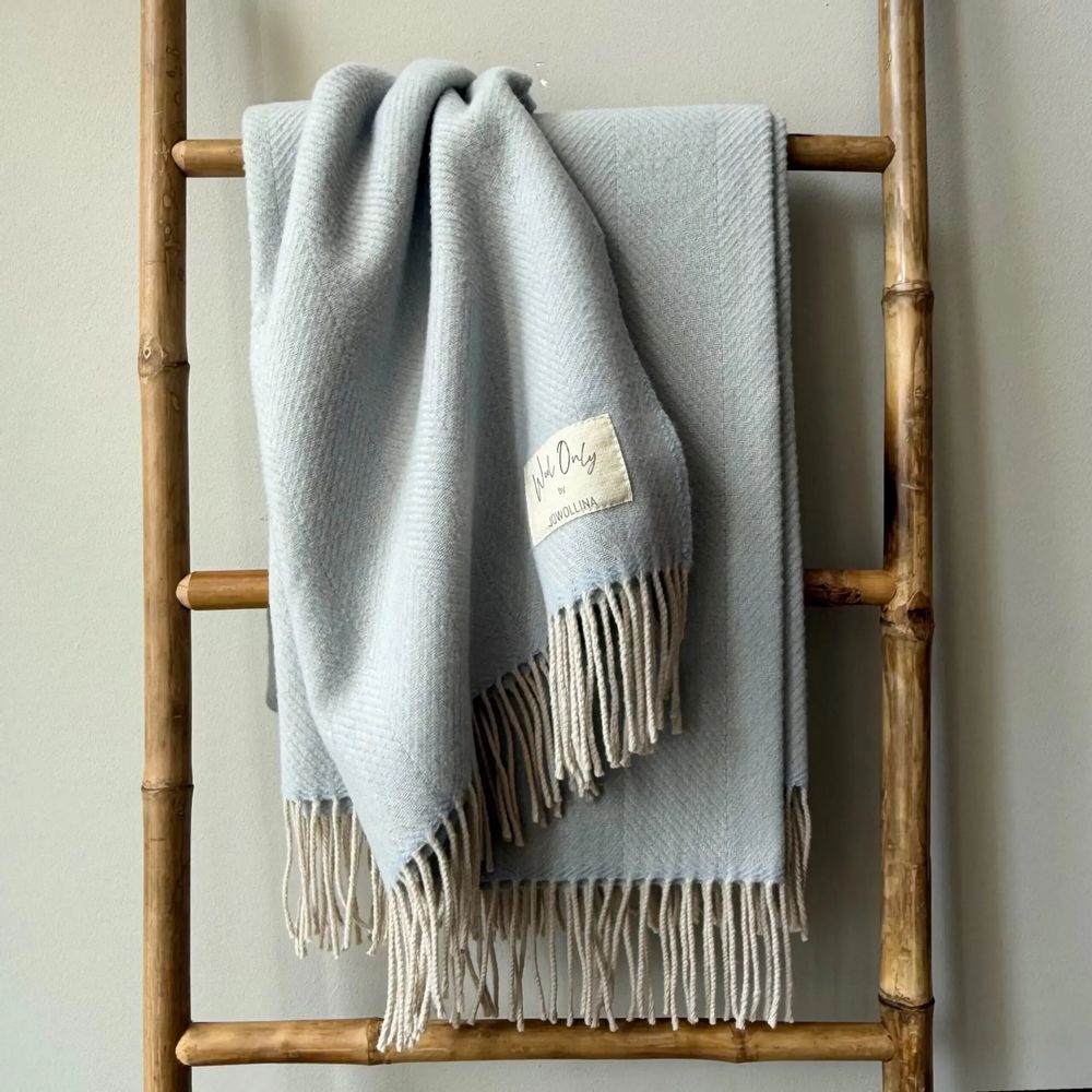 Plaids - Plaid couverture en laine, Herringbone Ice Blue naturel - WOOL ONLY BY JOWOLLINA