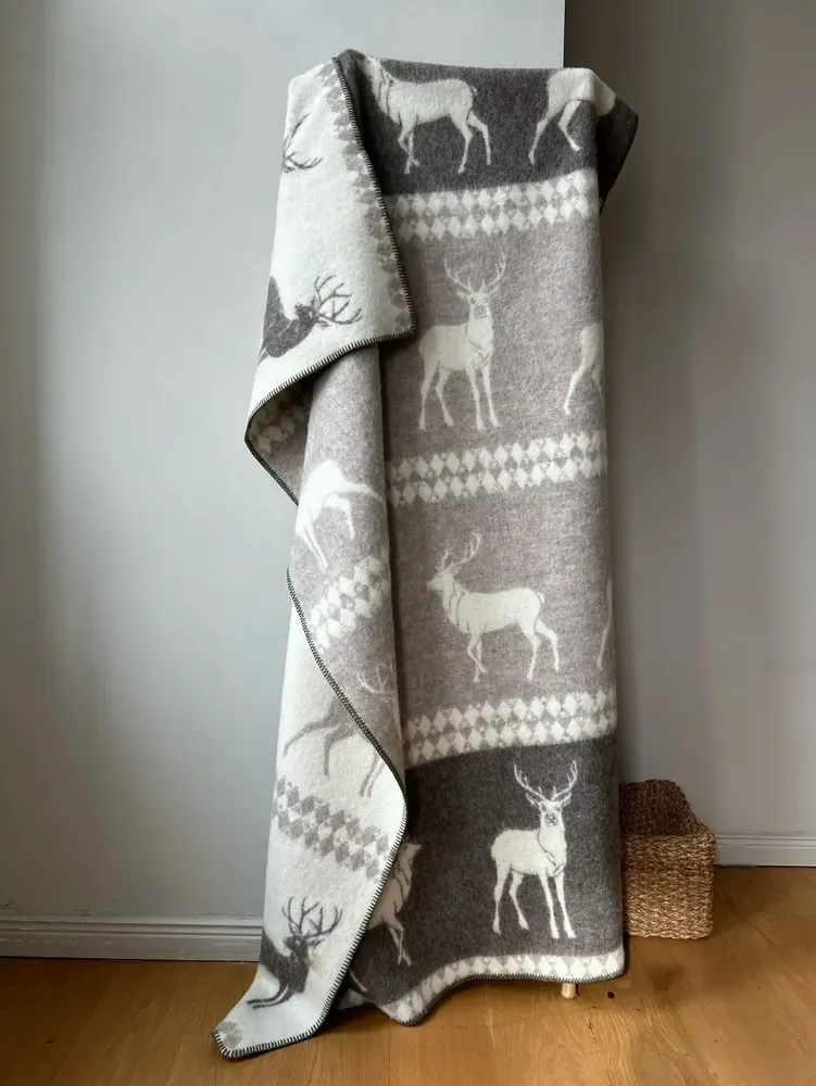 Plaids - Plaid couverture en laine, Cerf Beige Marron - WOOL ONLY BY JOWOLLINA
