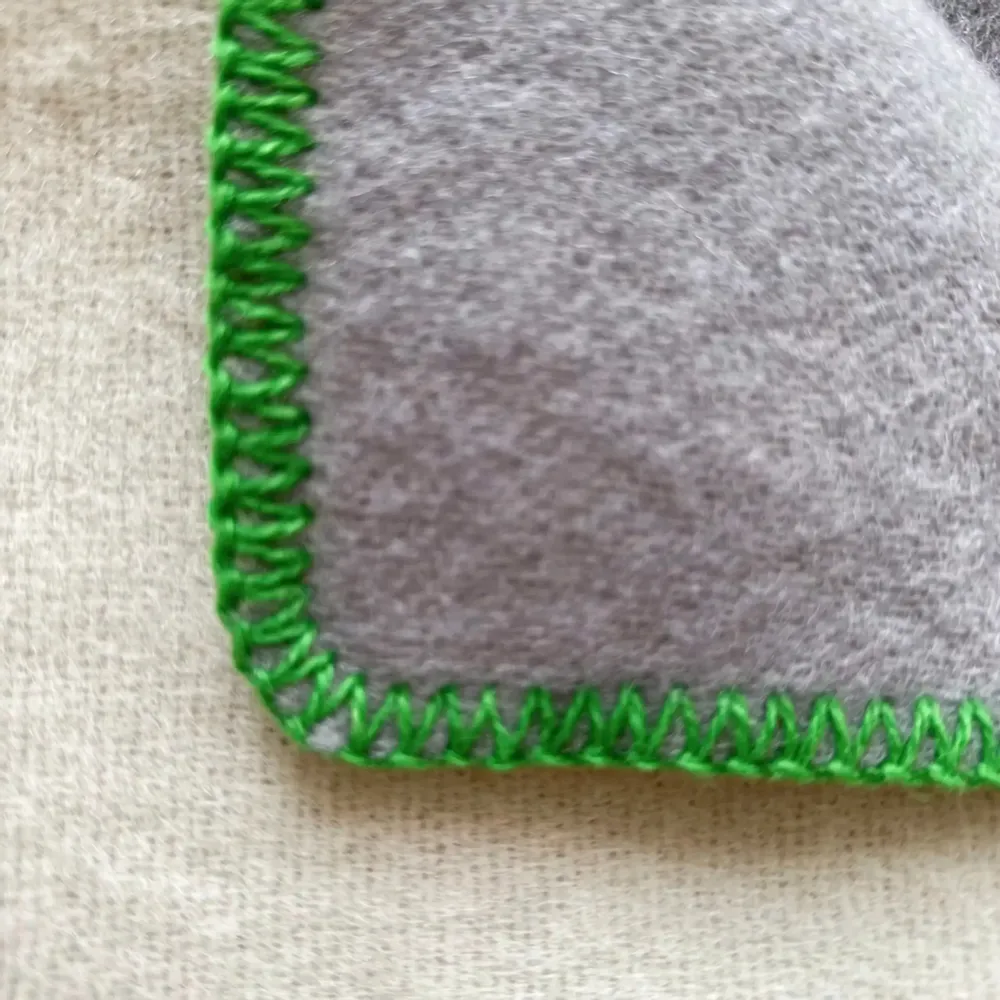 Plaids - Plaid couverture en laine, Gris Vert Pomme - WOOL ONLY BY JOWOLLINA