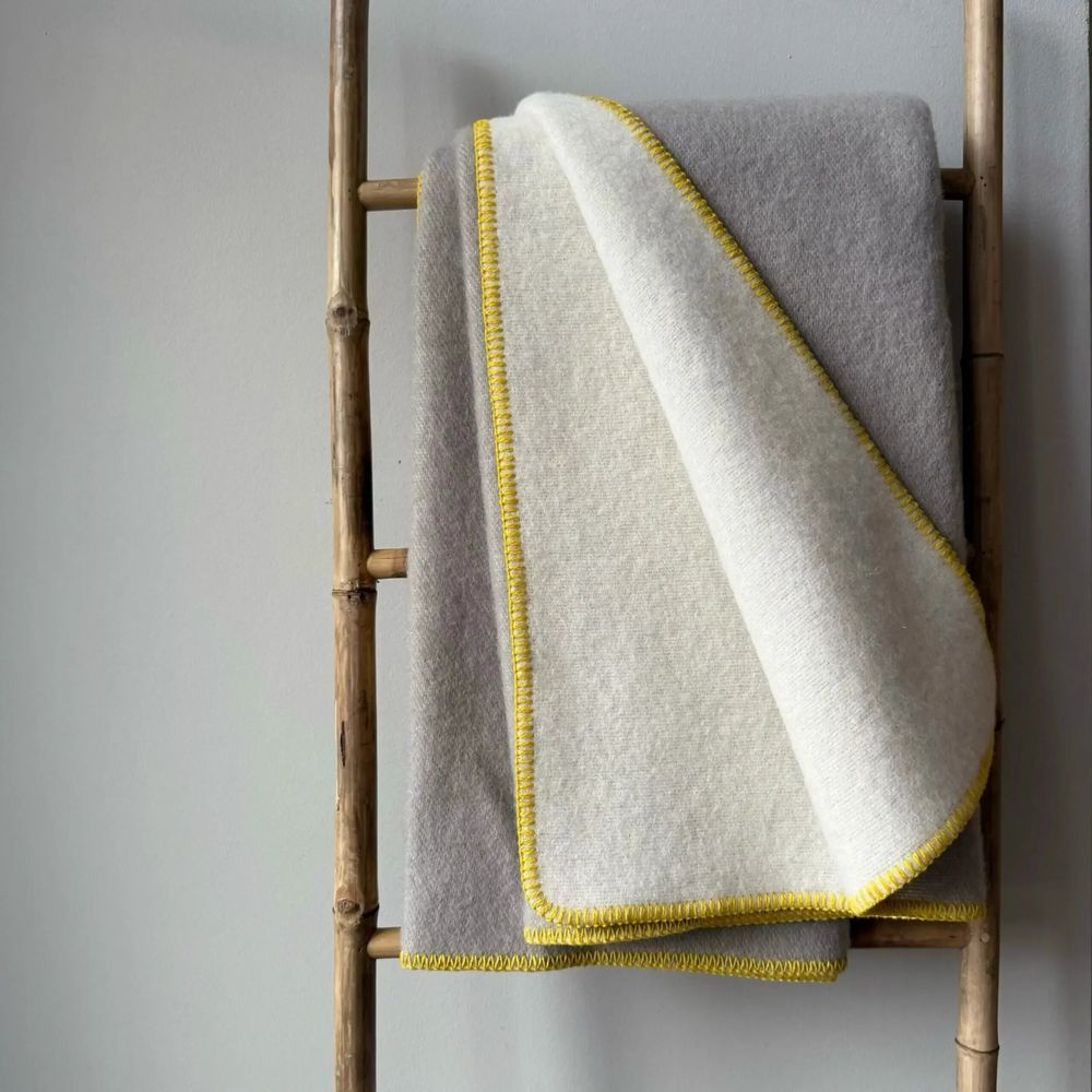Plaids - Plaid couverture en laine, Jaune Gris Sable - WOOL ONLY BY JOWOLLINA