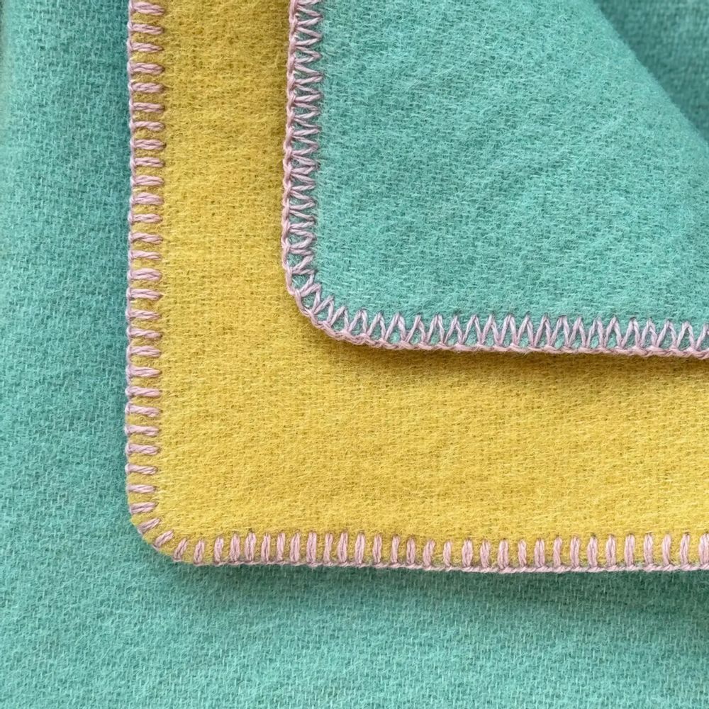 Plaids - Plaid couverture en laine, Vert Fluo Jaune - WOOL ONLY BY JOWOLLINA