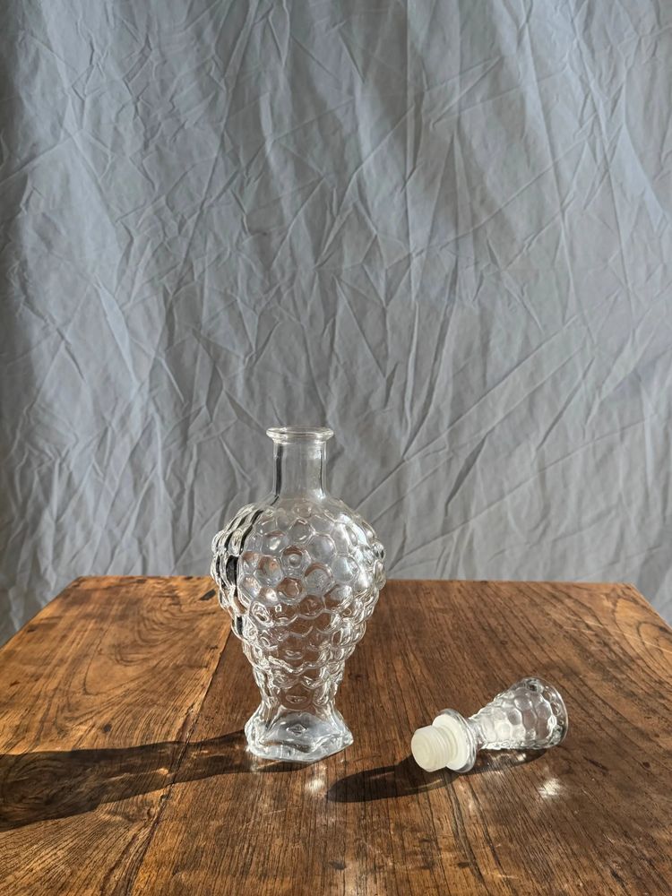 Carafes - Carafe à bouchon en forme de grappe de raisin H27 - OFFICE OBJETS