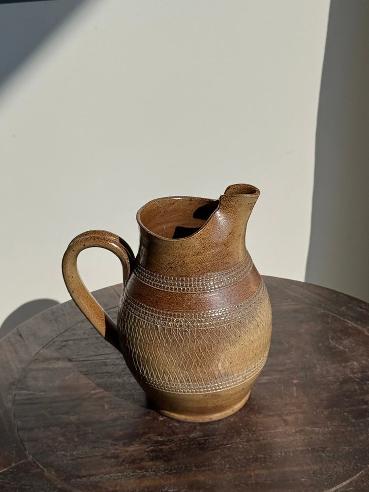 Carafes - Beige Berry stoneware carafe with friezes and gridded geometric patterns - OFFICE OBJETS
