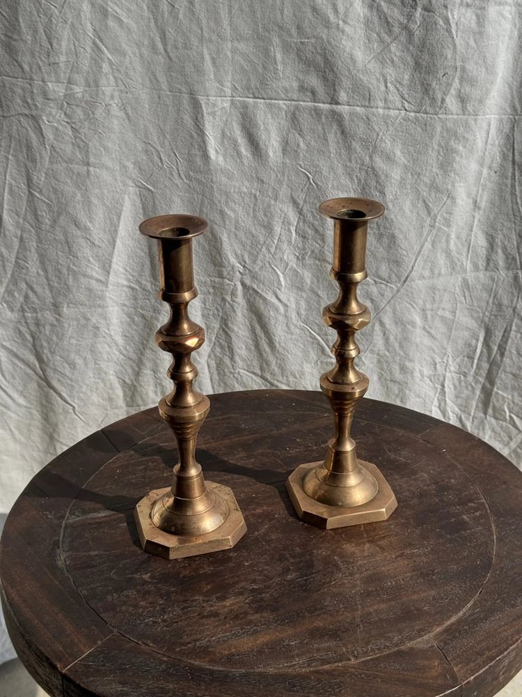 Bougeoirs et photophores  - Paire de grands bougeoirs dorés H27,5 - OFFICE OBJETS