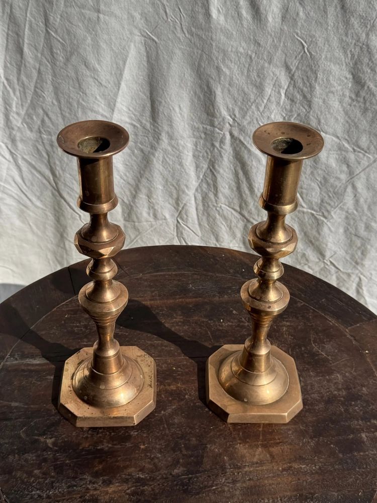 Bougeoirs et photophores  - Paire de grands bougeoirs dorés H27,5 - OFFICE OBJETS