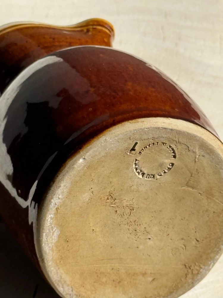 Carafes - Grand broc en grès marron vernis Grès du Berry Made in France H19 - OFFICE OBJETS