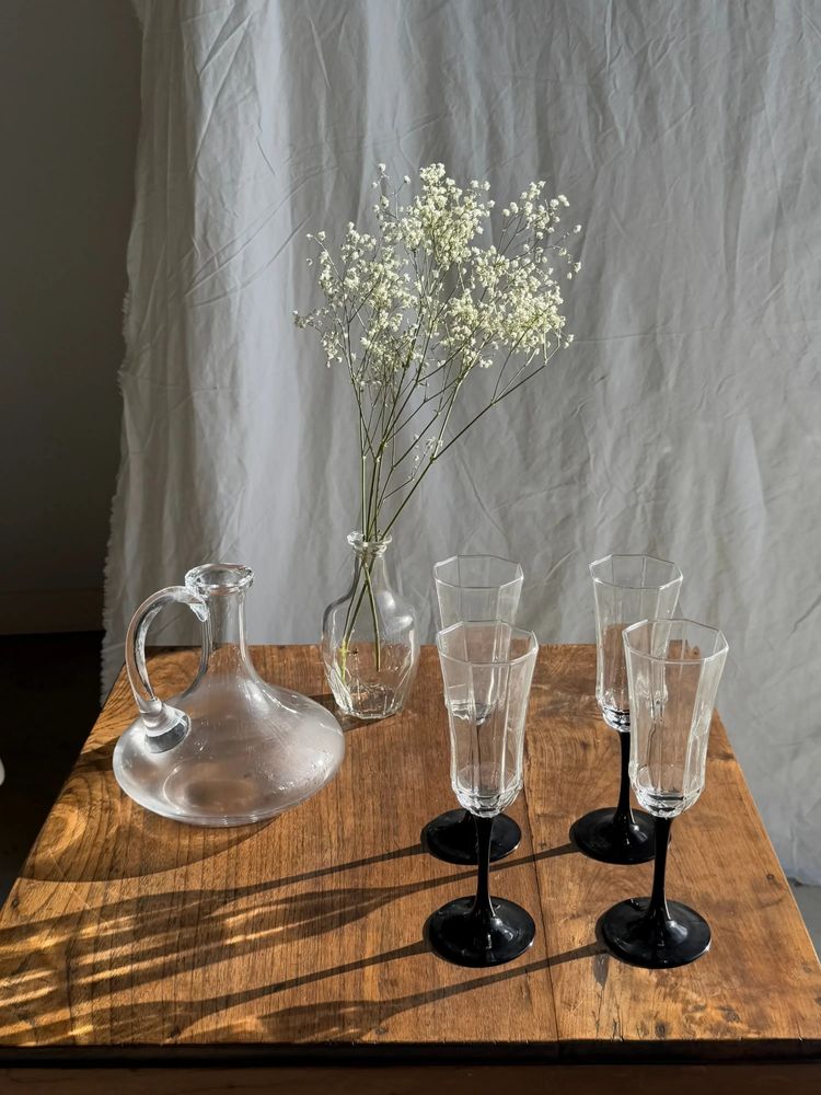 Carafes - Carafe en verre vintage à anse panse aplatie évasée H18 - OFFICE OBJETS