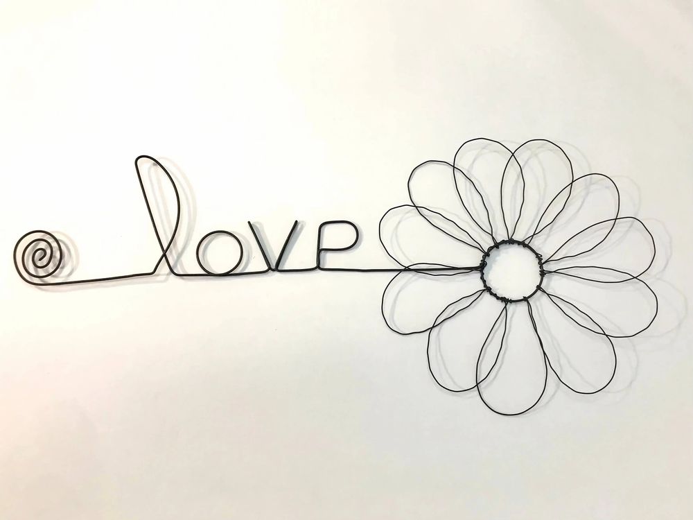 Other wall decoration - Daisy Flower - "Love" - Wire Wall Decoration - BIJOUX DE MUR