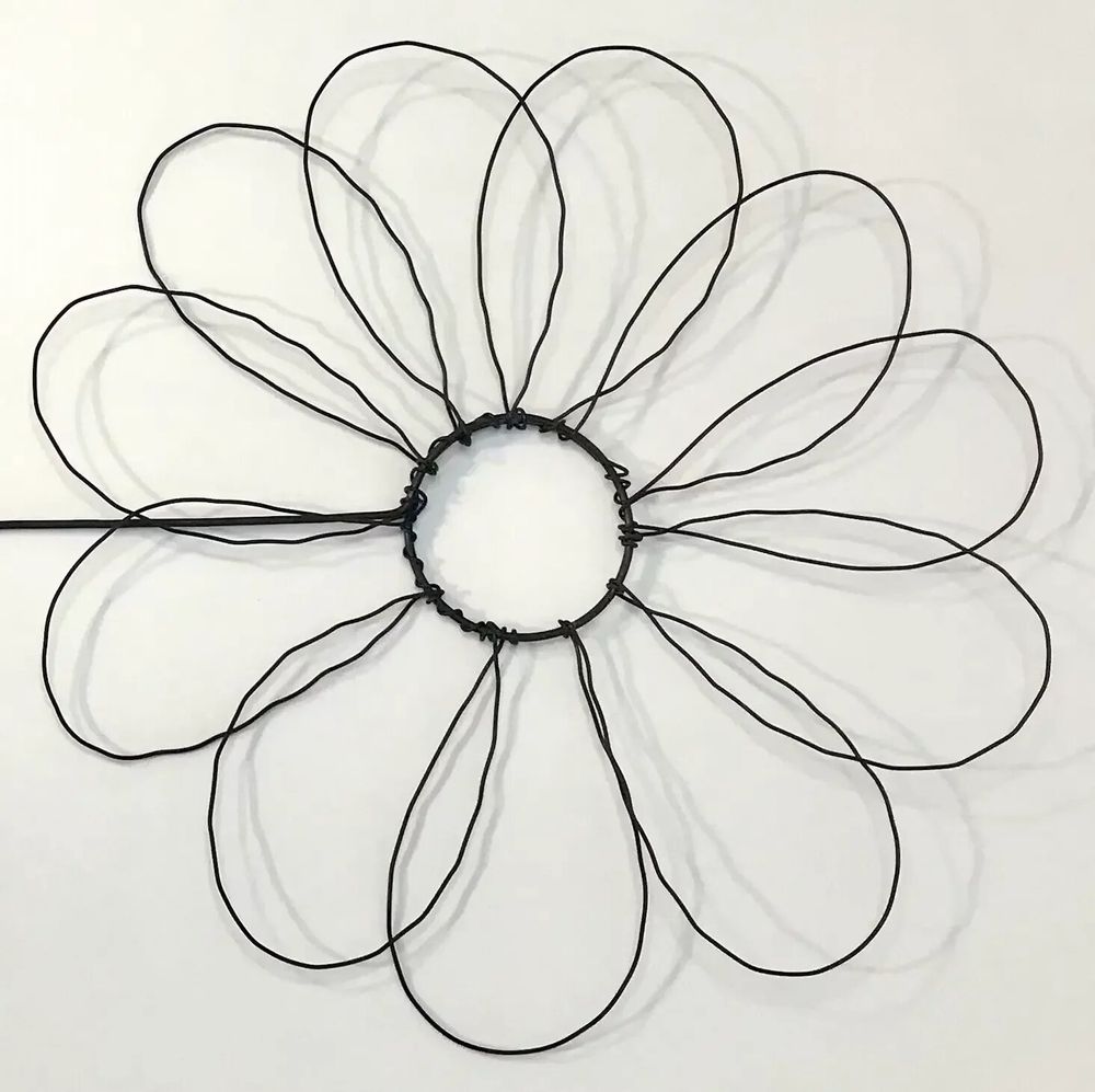 Other wall decoration - Daisy Flower - "Love" - Wire Wall Decoration - BIJOUX DE MUR