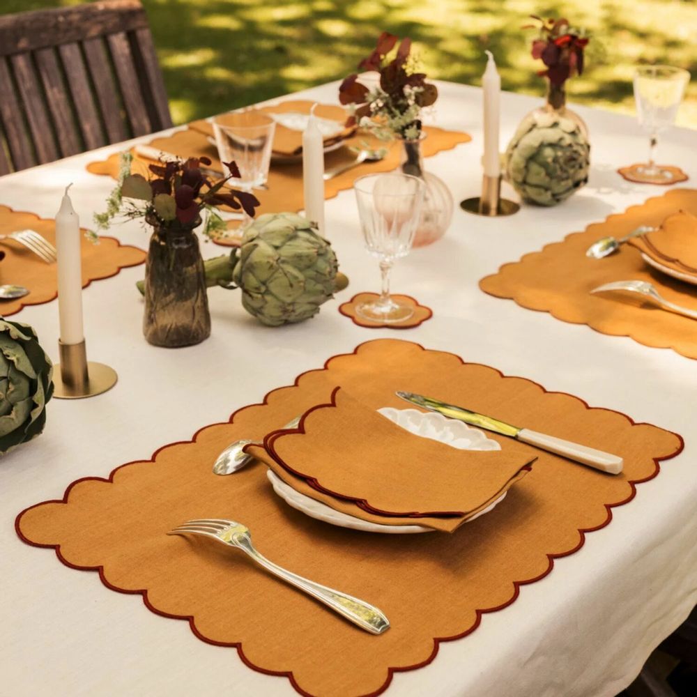 Table linen - Scalloped linen table linen - TOMÈTE