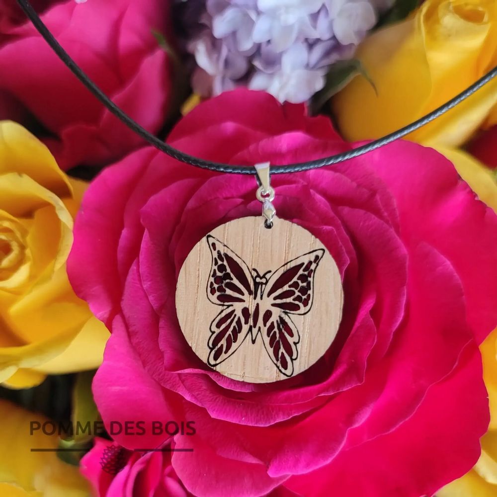 Bijoux - Collier - Papillon Bois - POMME DES BOIS