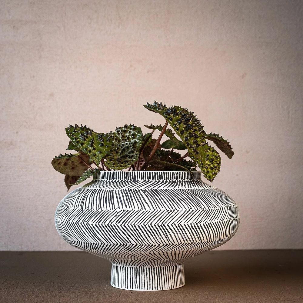 Vases - Arta lines, vase en porcelaine, rond, blanc, noir - KLATT OBJECTS