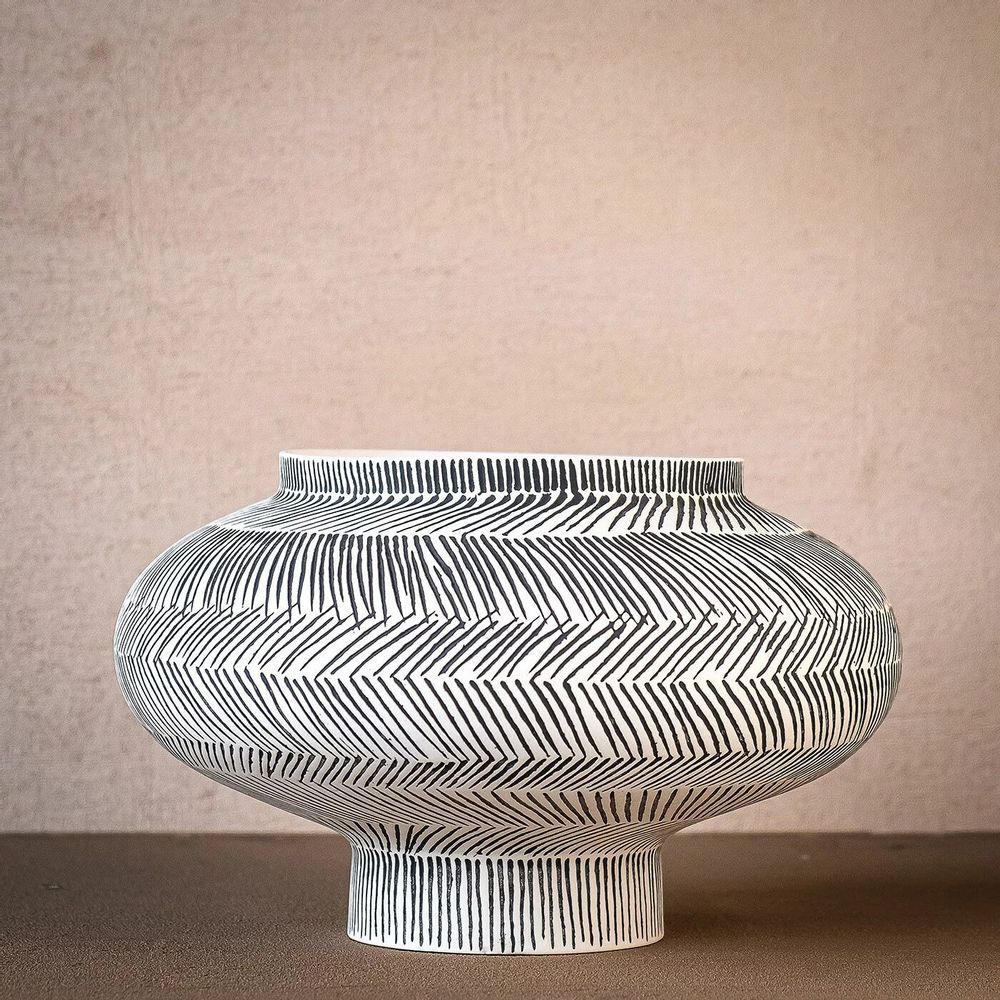 Vases - Arta lines, vase en porcelaine, rond, blanc, noir - KLATT OBJECTS