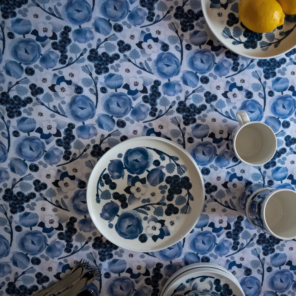 Table cloths - Lapin Kukka Tablecloth Blue 145x250 cm - PENTIK