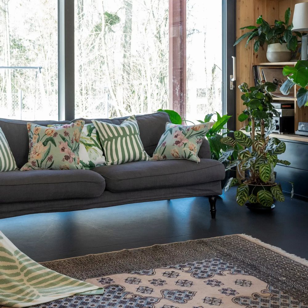 Linens - Freesia Cushion Cover Halflinen Green 45x45 cm - PENTIK