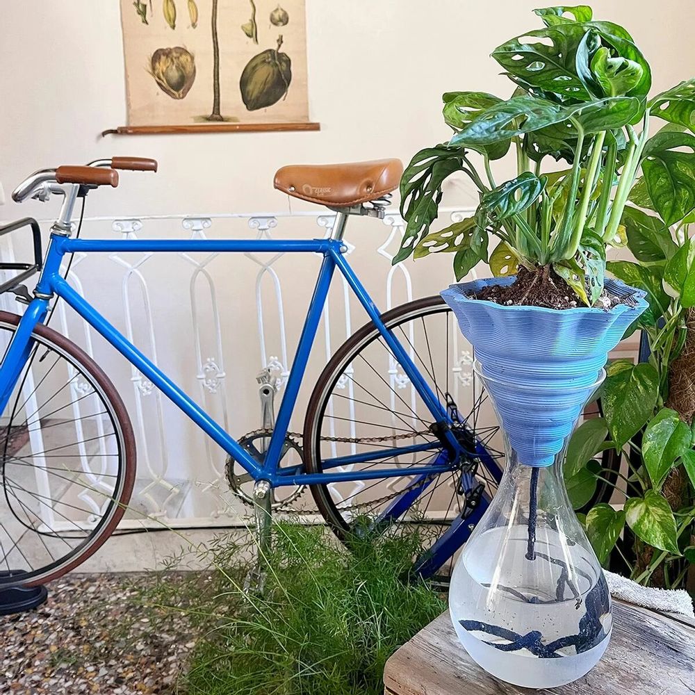 Vases - Blue Nomad clay pot- design - 3D auto-irrigating - COMMON PLACE YOUR URBAN JUNGLE