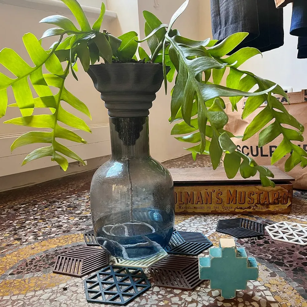 Vases - Clay pot -NOMADE BLUE PETROL- design - 3D auto-irrigating - COMMON PLACE