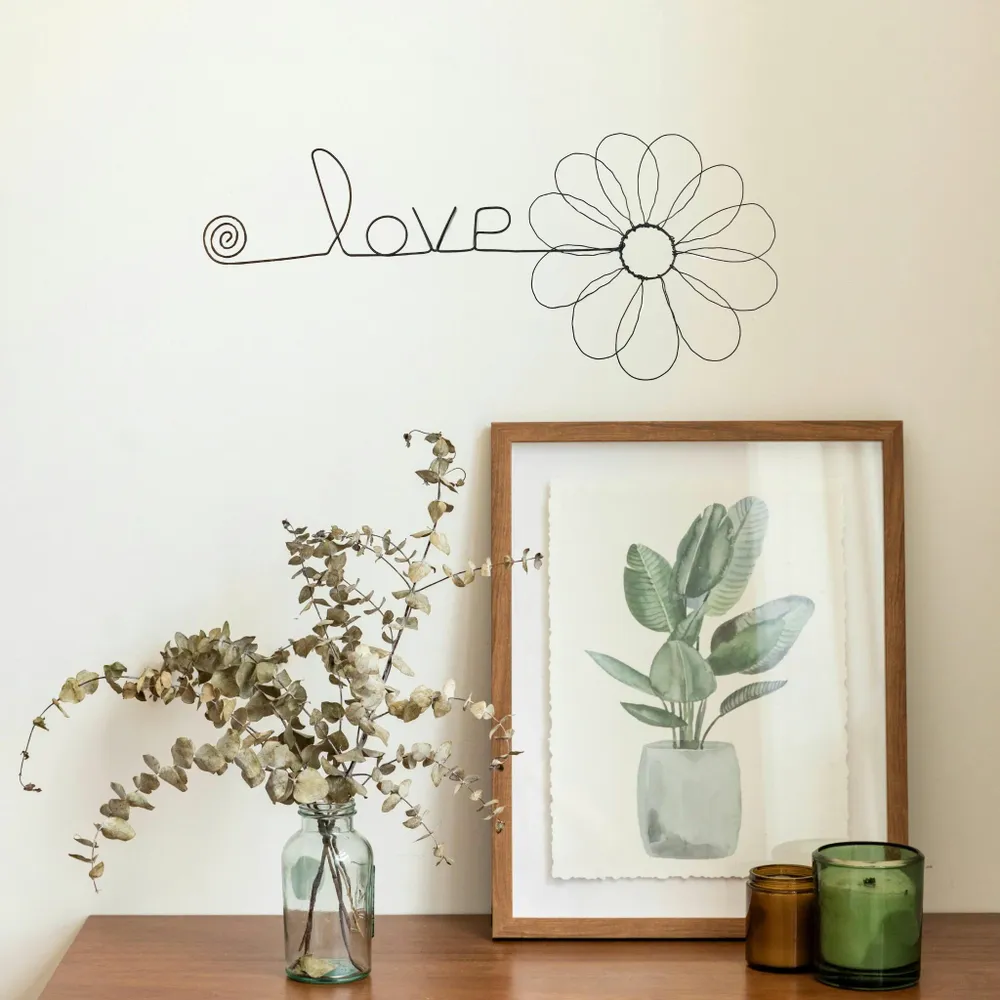 Autres décorations murales - Fleur de Marguerite - "Love" - Décoration murale fil de fer - BIJOUX DE MUR