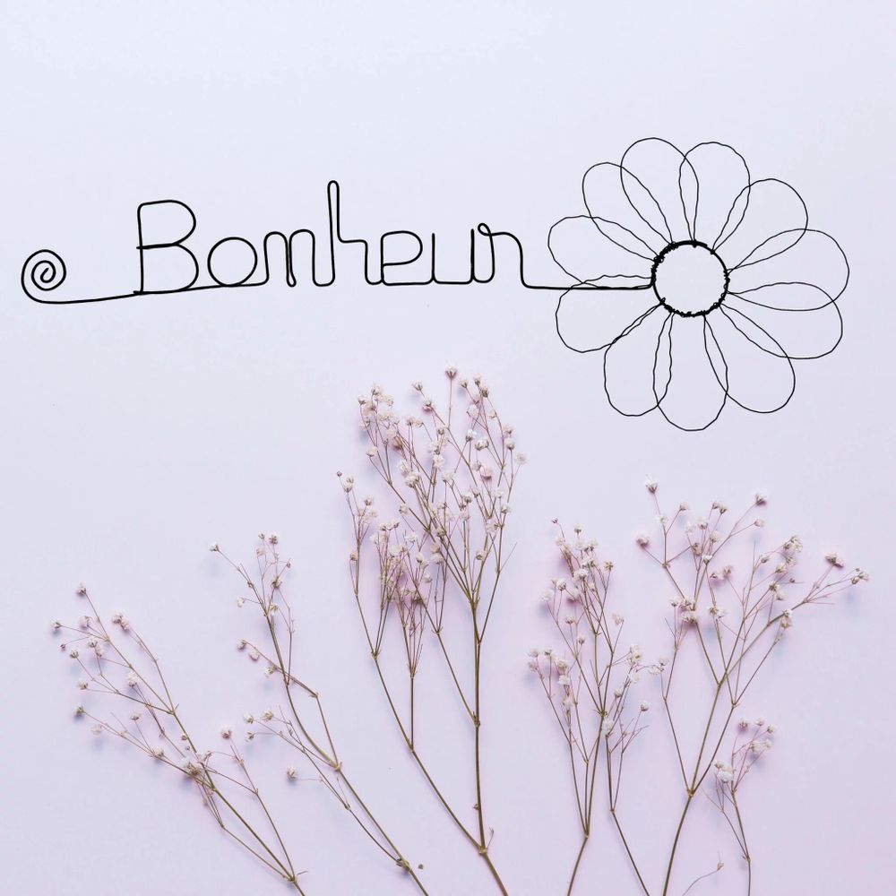 Autres décorations murales - Décoration murale en fil de fer - Fleur de Marguerite - "Bonheur" - BIJOUX DE MUR