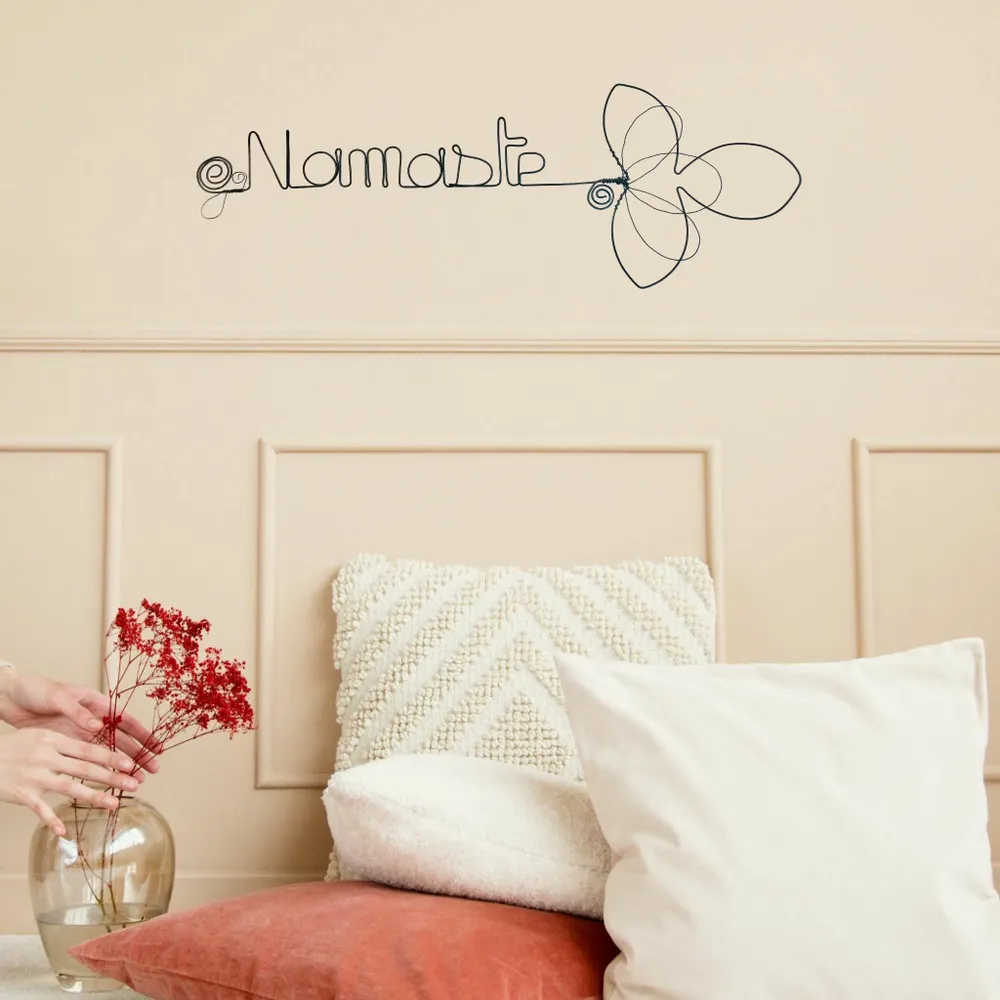Autres décorations murales - Fleur de Lys - "Namaste" - Décoration murale en fil de fer - BIJOUX DE MUR