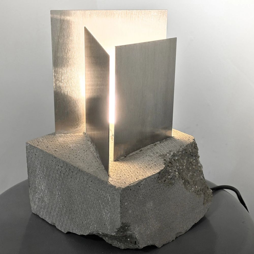 Hotel bedrooms - Sculptural Table Lamp [ESSENCE] - CASE STUDIOS