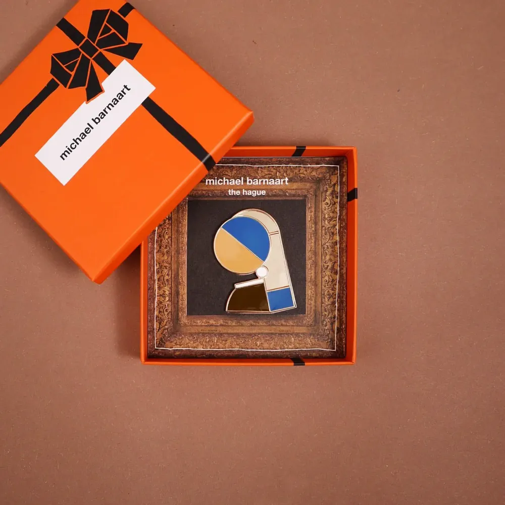 Brooches - Girl with a Pearl Earring brooch - MICHAEL BARNAART
