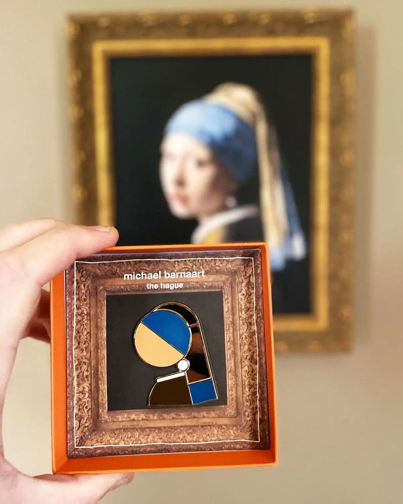 Brooches - Girl with a Pearl Earring brooch - MICHAEL BARNAART