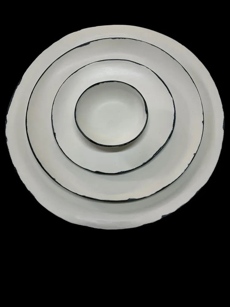 Everyday plates - B&W porcelain dinnerware - CECILE GASC PORCELAINE
