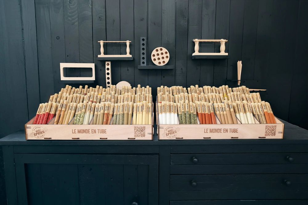 Spices - 50 SPICE IMPLANTATION KIT - LE MONDE EN TUBE 100 % EPICES