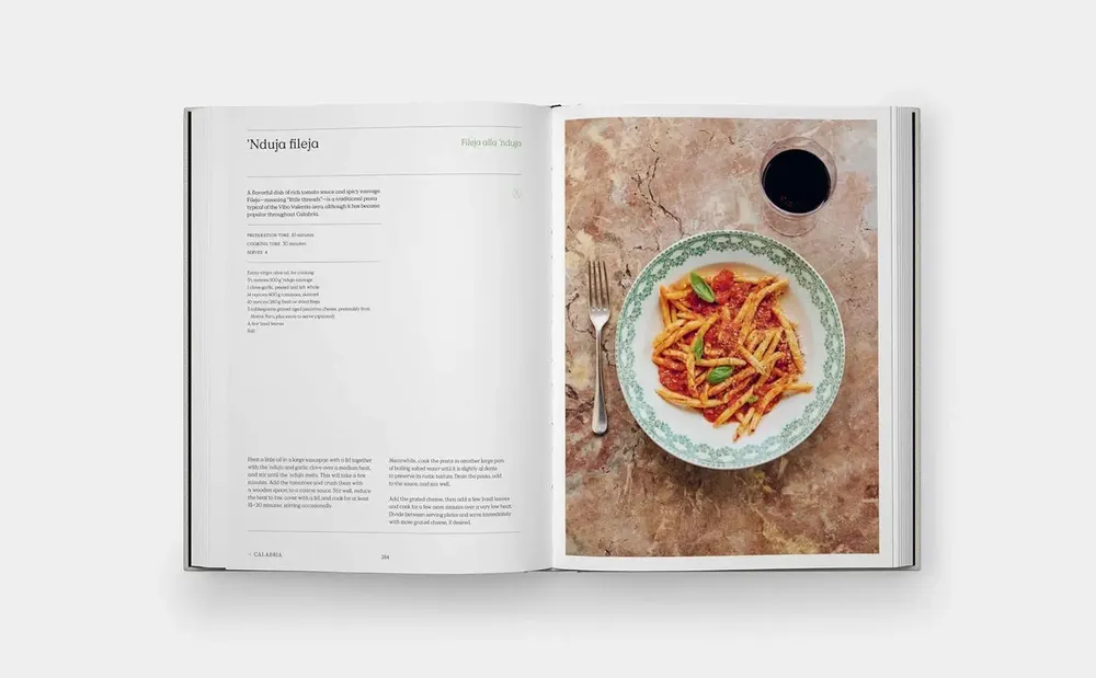 Objets de décoration - Le livre de cuisine italien régional - Recettes de The Silver Spoon - NEW MAGS