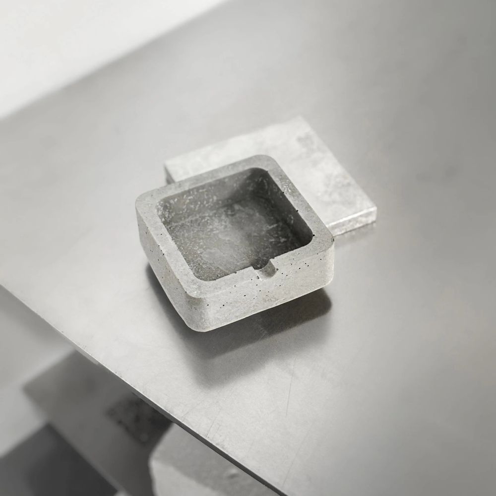 Trays - Floating Ashtray [NO SMOKE] - CASE STUDIOS