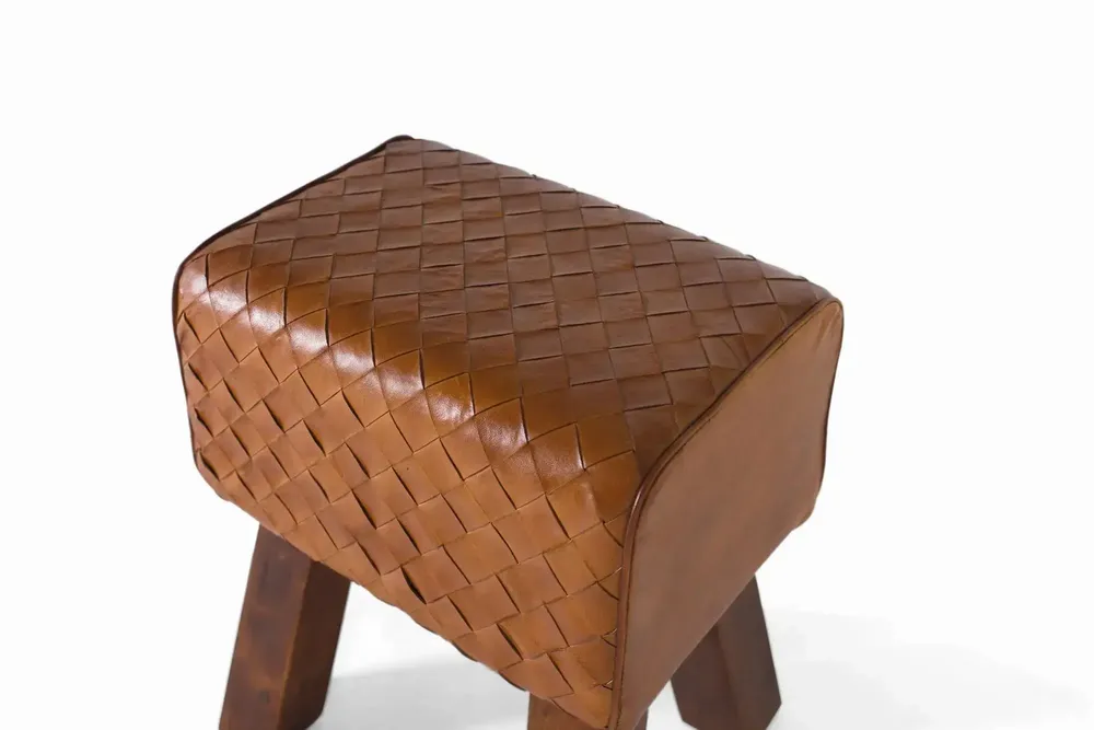 Stools - Stool covered in natural leather and solid mango wood legs - GINER Y COLOMER