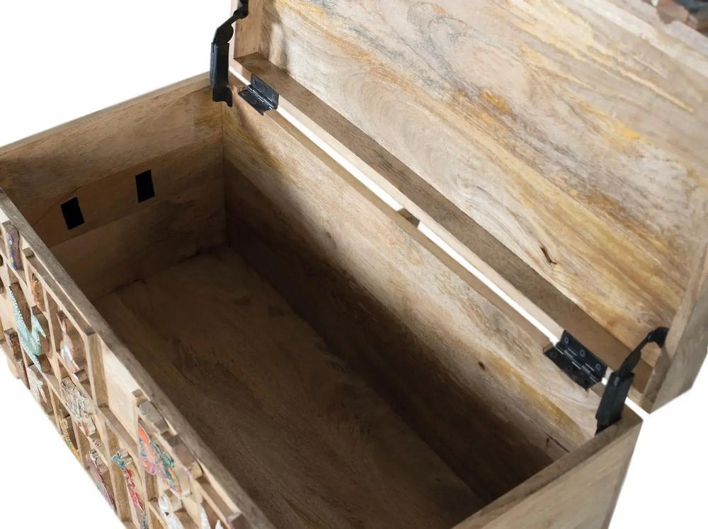 Storage boxes - Mango wood chest with original details - GINER Y COLOMER