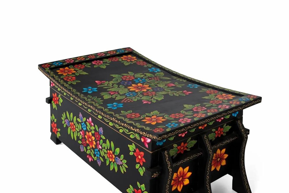Boîtes de rangement - Coffre en bois de manguier noir avec détails peints à la main - GINER Y COLOMER