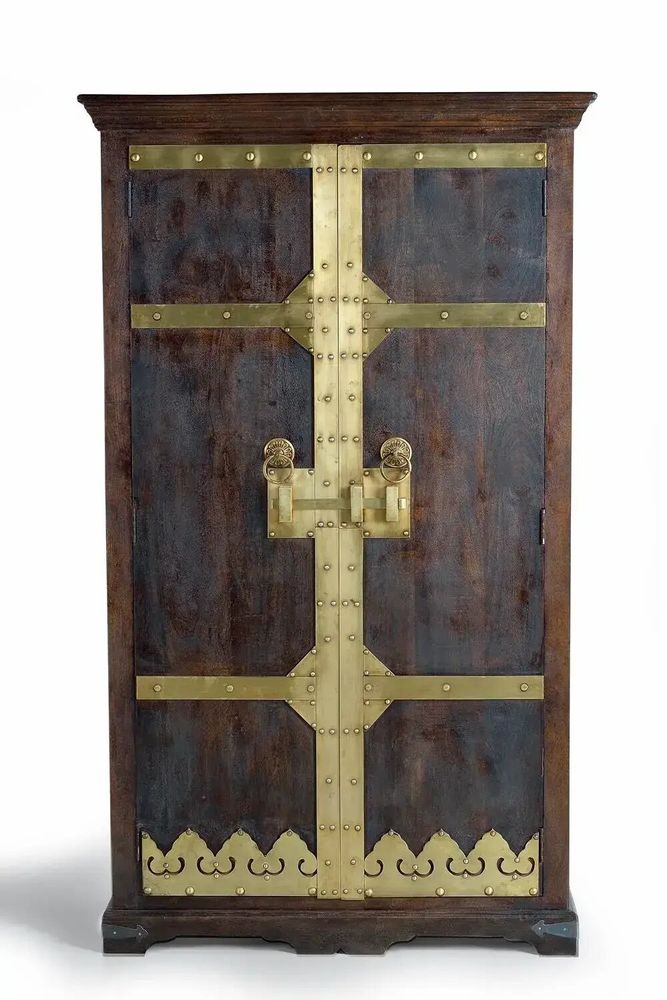 Armoires - Armoire en bois et détails en bronze noyer foncé - GINER Y COLOMER