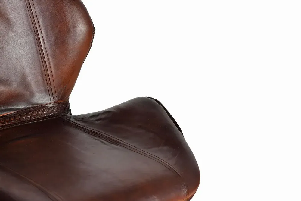 Tabourets - Lot de 2 tabourets en cuir naturel avec pieds en métal - GINER Y COLOMER