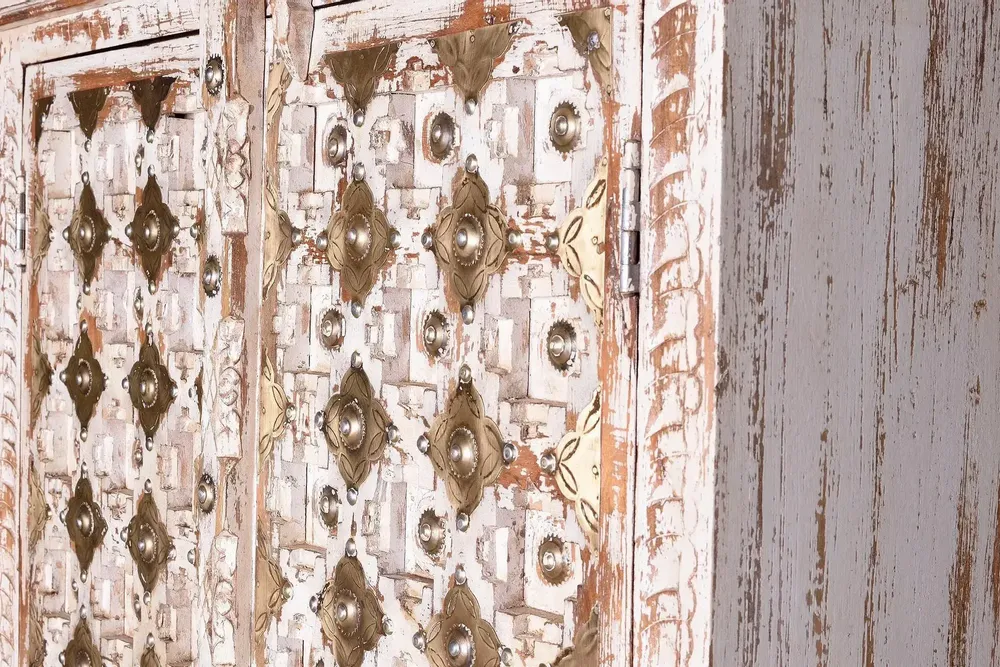 Armoires - Armoire en bois de manguier avec des détails en ivoire vieilli - GINER Y COLOMER