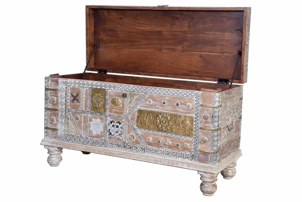 Storage boxes - Aged White Mango Wood Chest - GINER Y COLOMER