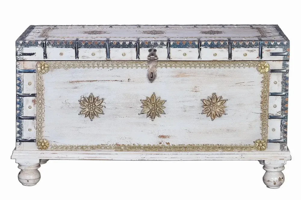 Boîtes de rangement - Coffre ancien en bois de manguier blanc cassé - GINER Y COLOMER